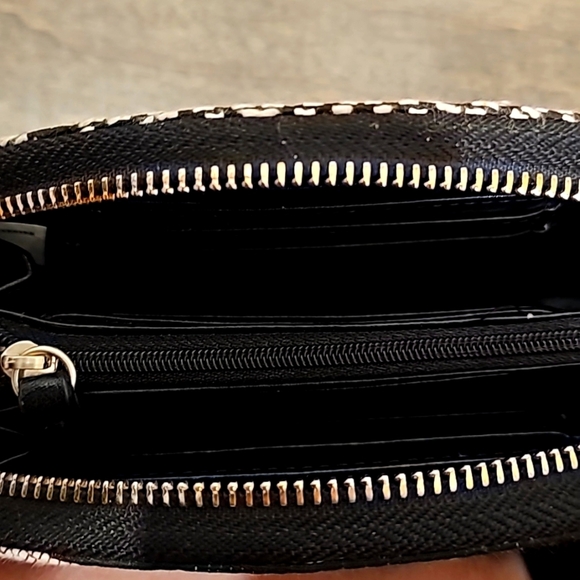 Elizabeth and James Aztec Print  Wristlet - Picture 6 of 7